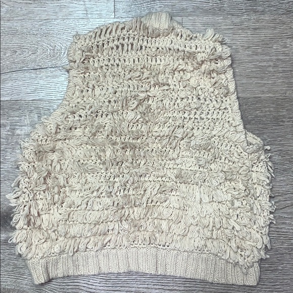 2b Bebe Sleeveless Cardigan - Picture 4 of 6